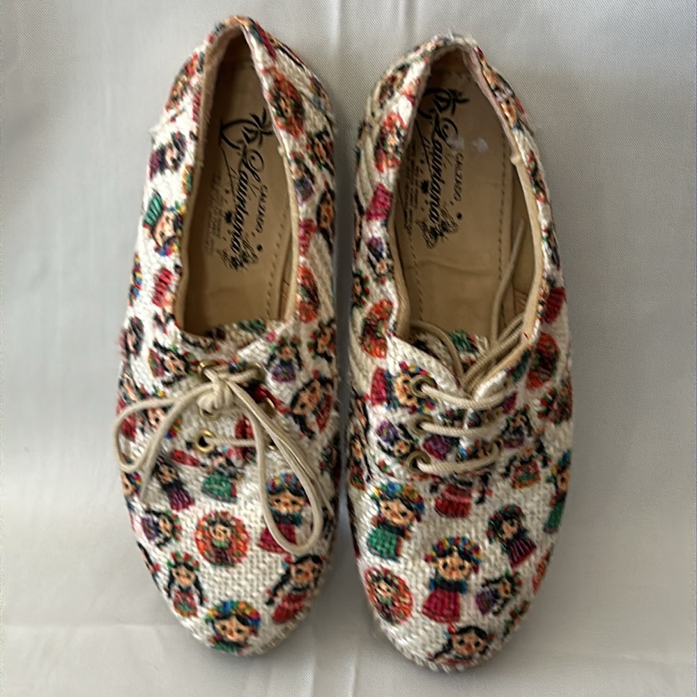 Calzado Lauriana Burlap Artisian Hand Made Little Dolls Slip On w/laces Size 8